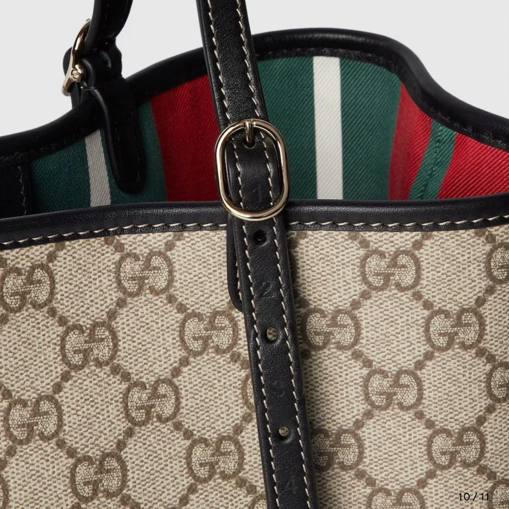 Gucci GG Emblem medium tote bag - Picture 7 of 8